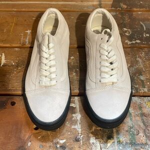 BRAND NEW Vans Old Skool